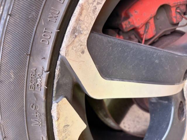 Damage to a wheel and tyre