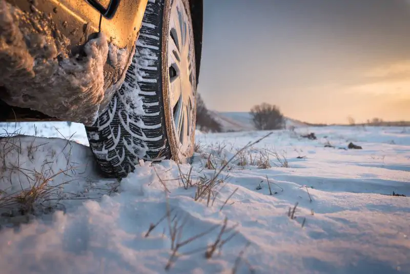 All-season tyres